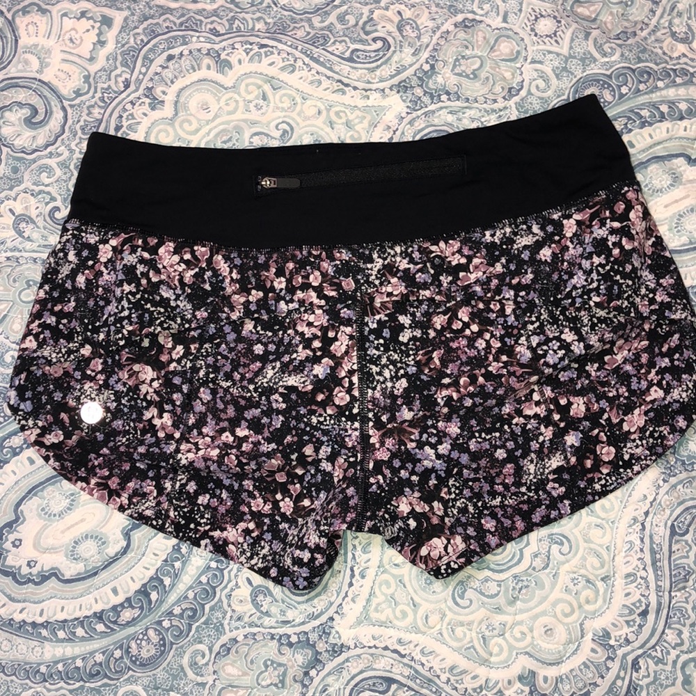 lululemon speed up shorts - Picture 2 of 3